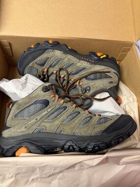Merrell Men's Shoe Label in Olive